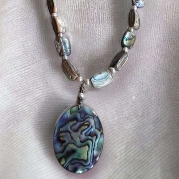 Vintage Sterling silver Abalone Necklace, disk pendant with abalone and pearl - Picture 1 of 3